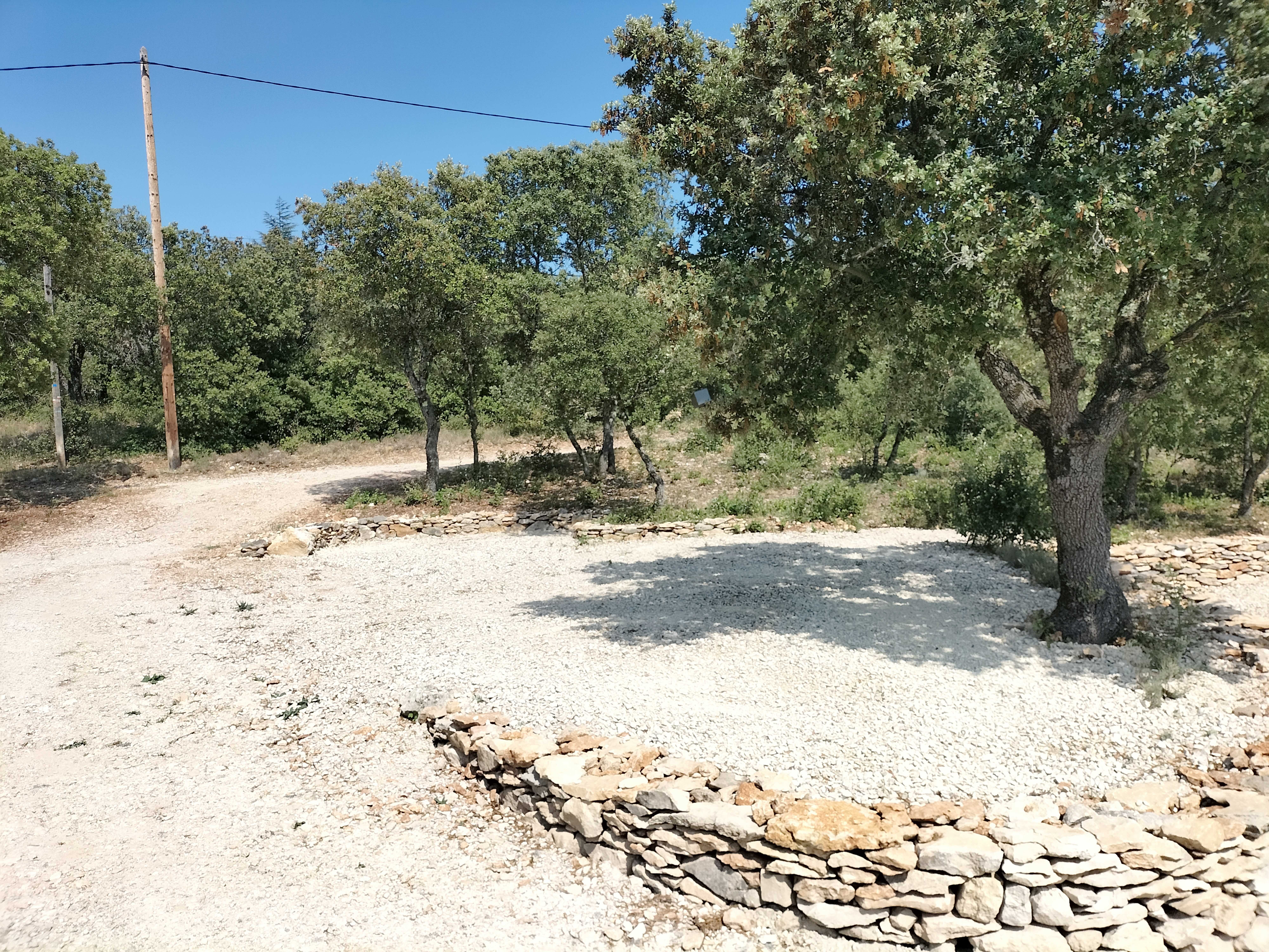 Aire camping-car  Villes-sur-Auzon (84570) - Photo 6